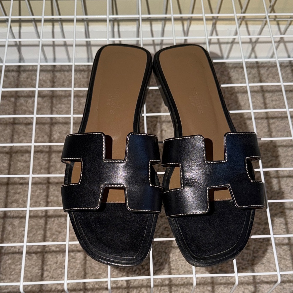 Hermes Black Oran Sandals 35